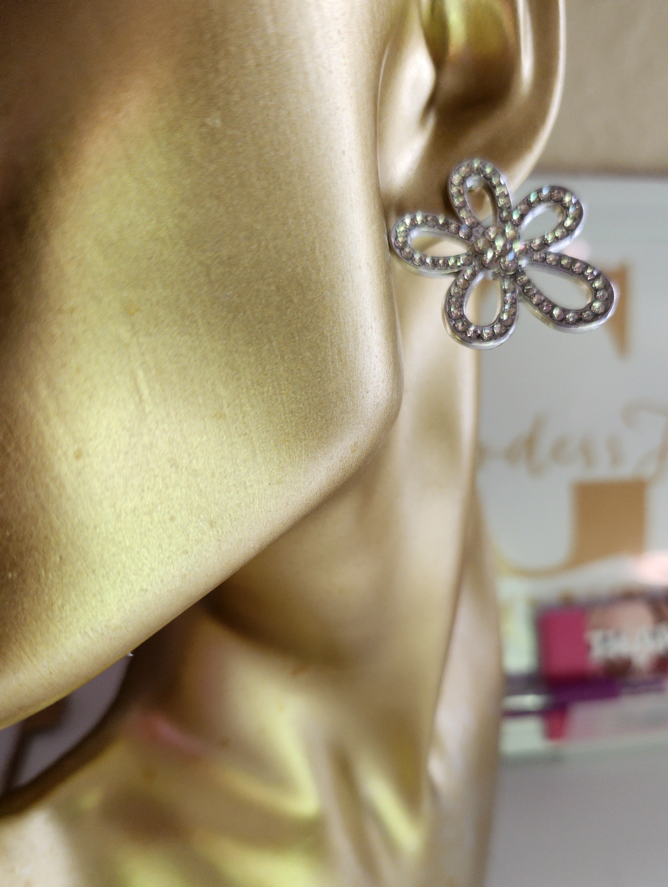 Diamond silver flowers