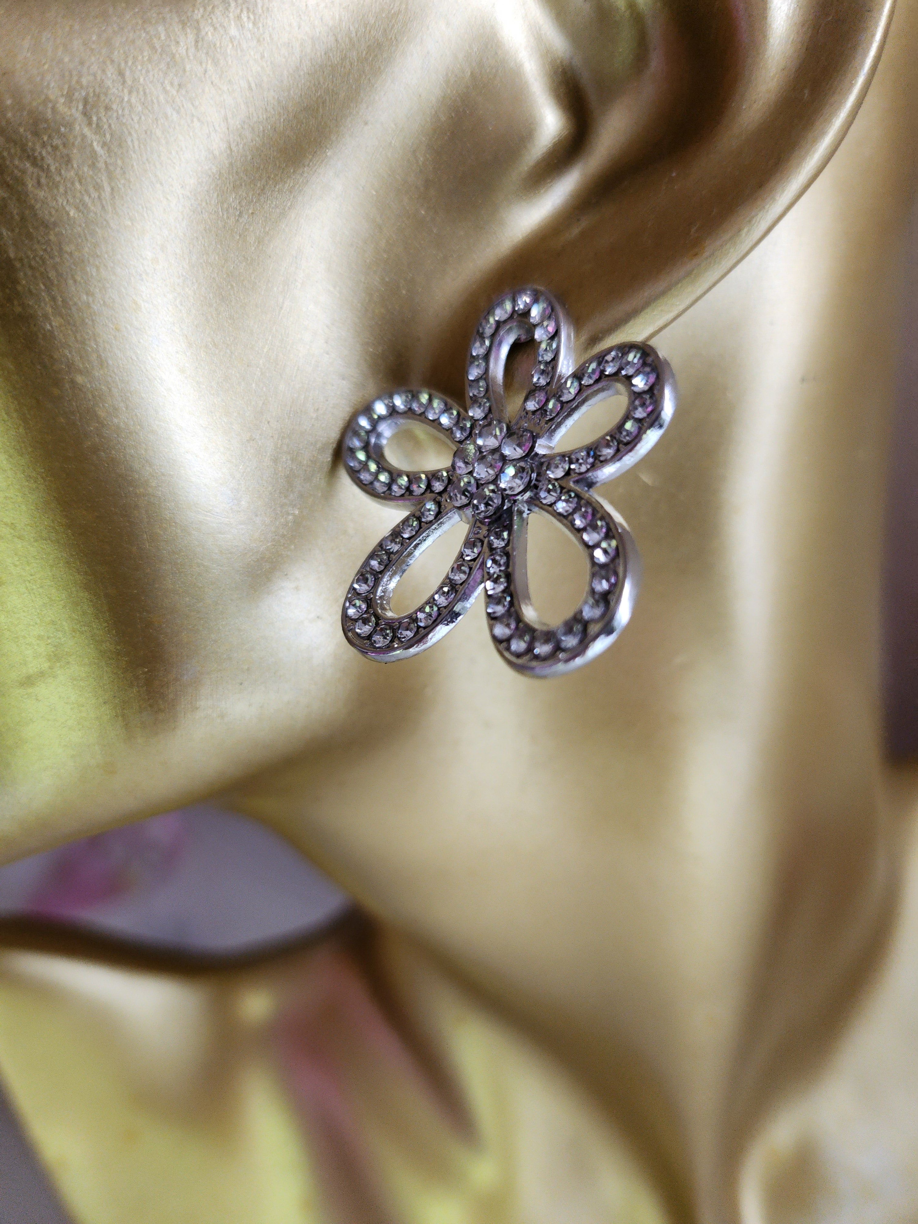 Diamond silver flowers