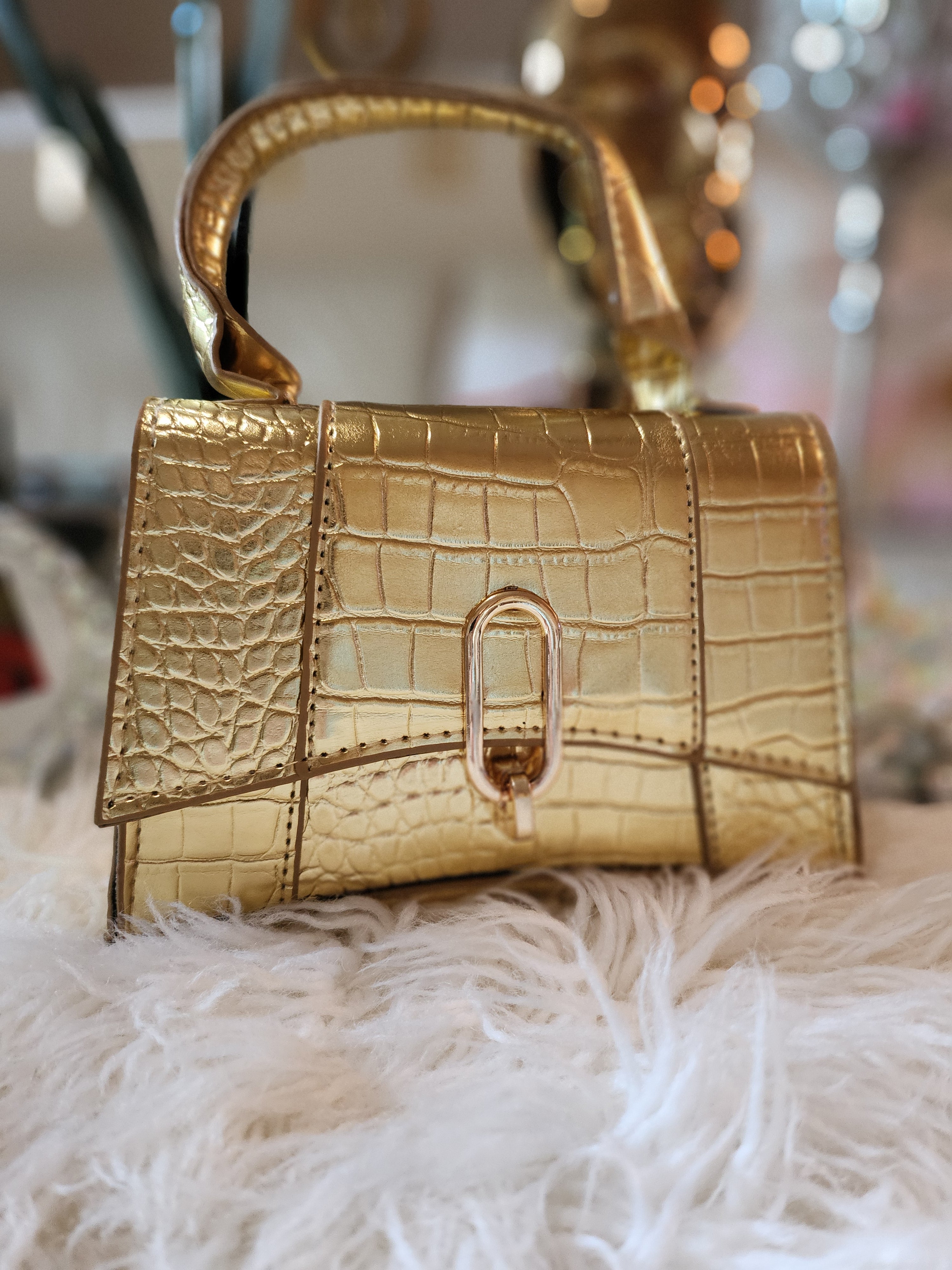 MARYTERE COLLECTIONS:Bertha Crossbody