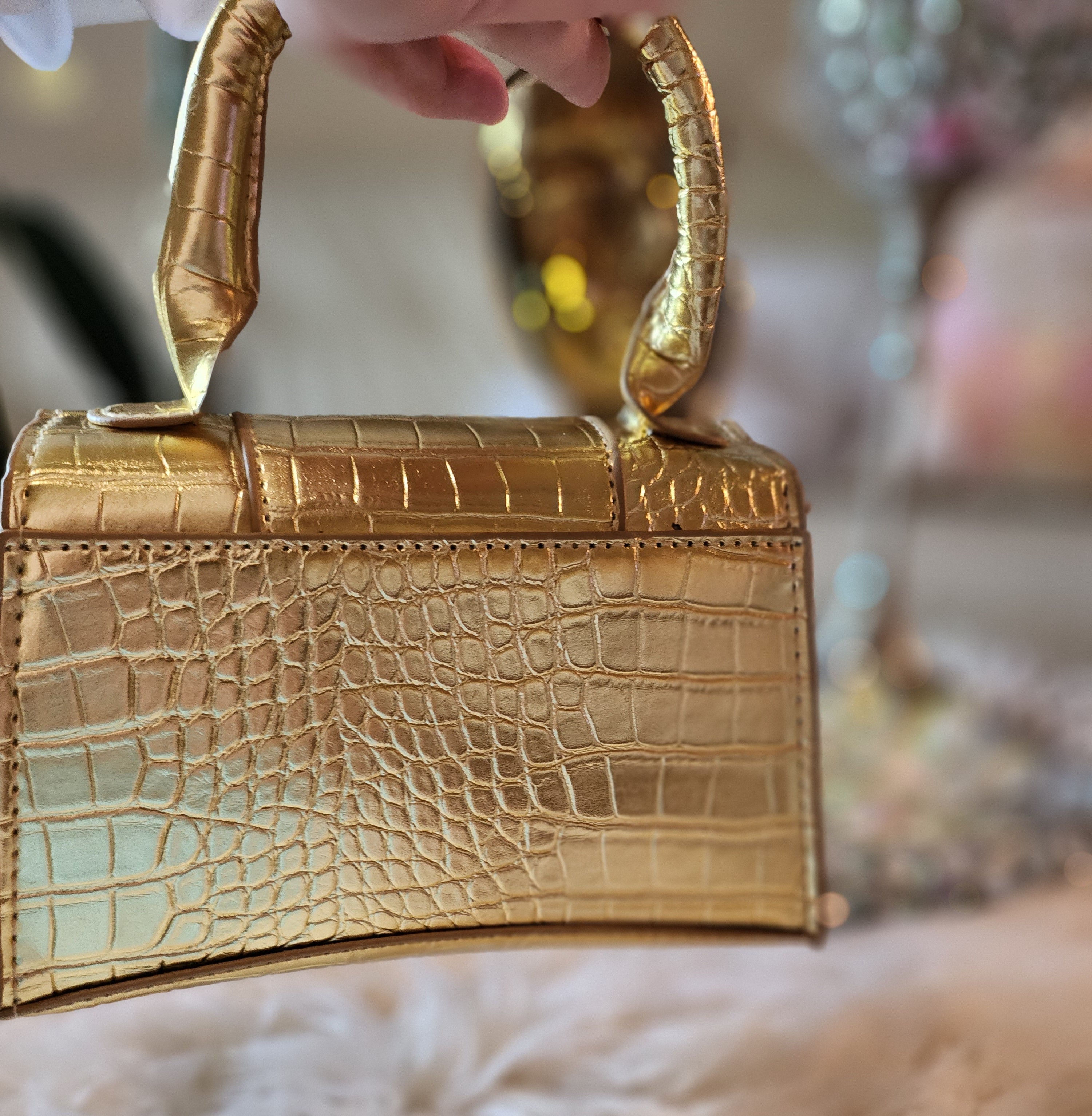 MARYTERE COLLECTIONS:Bertha Crossbody