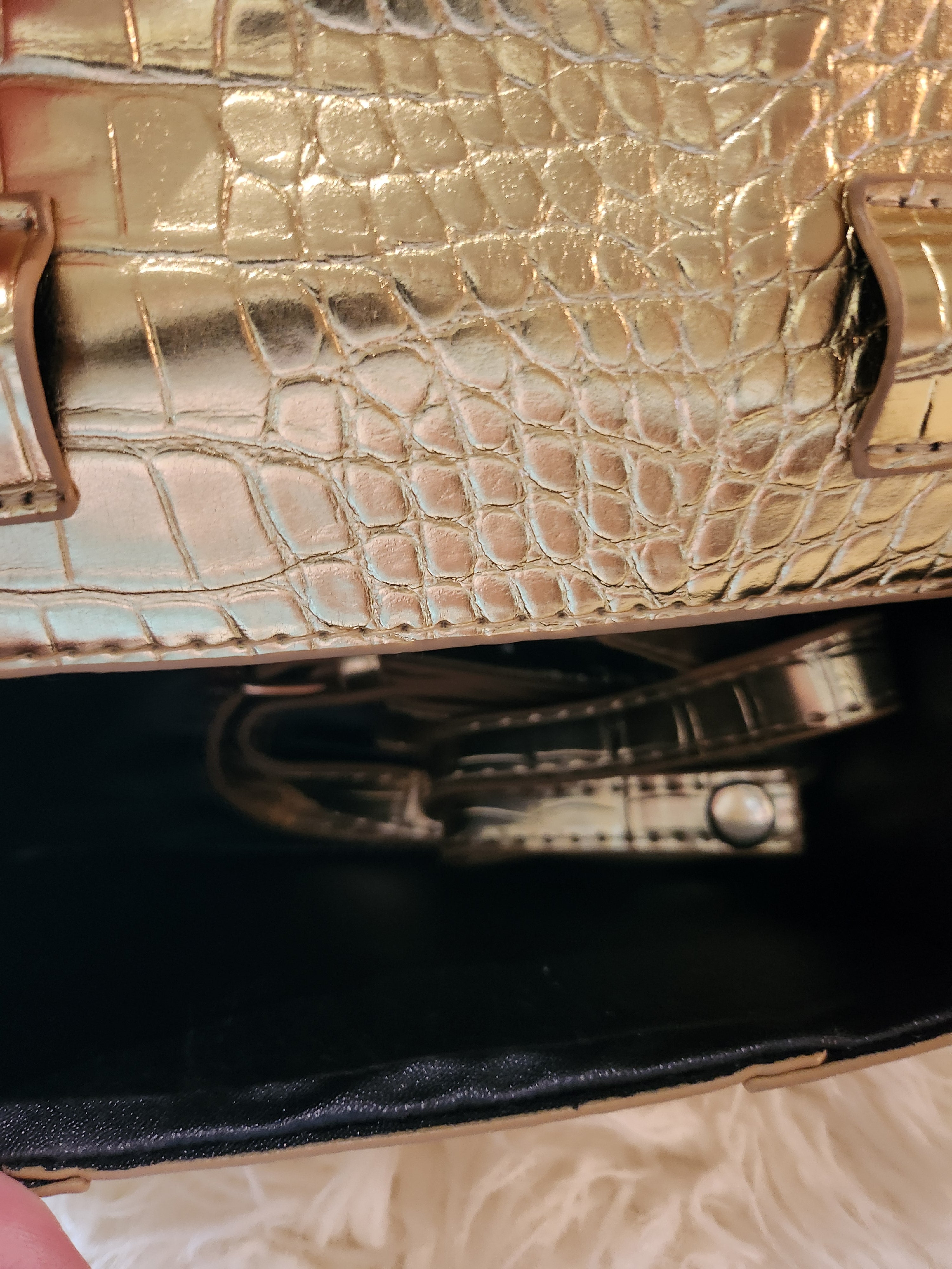 MARYTERE COLLECTIONS:Bertha Crossbody