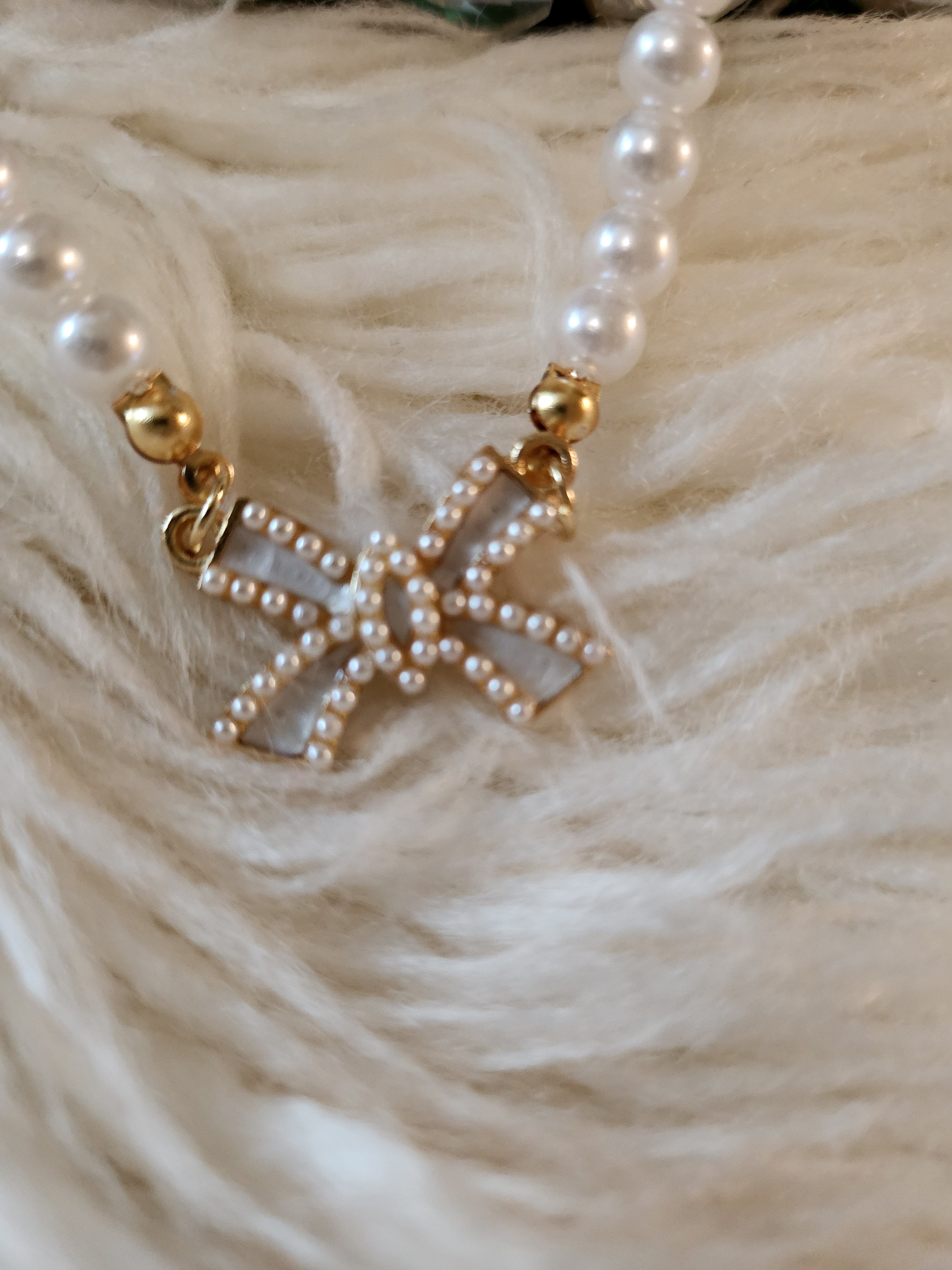 Bow Pearls Necklace