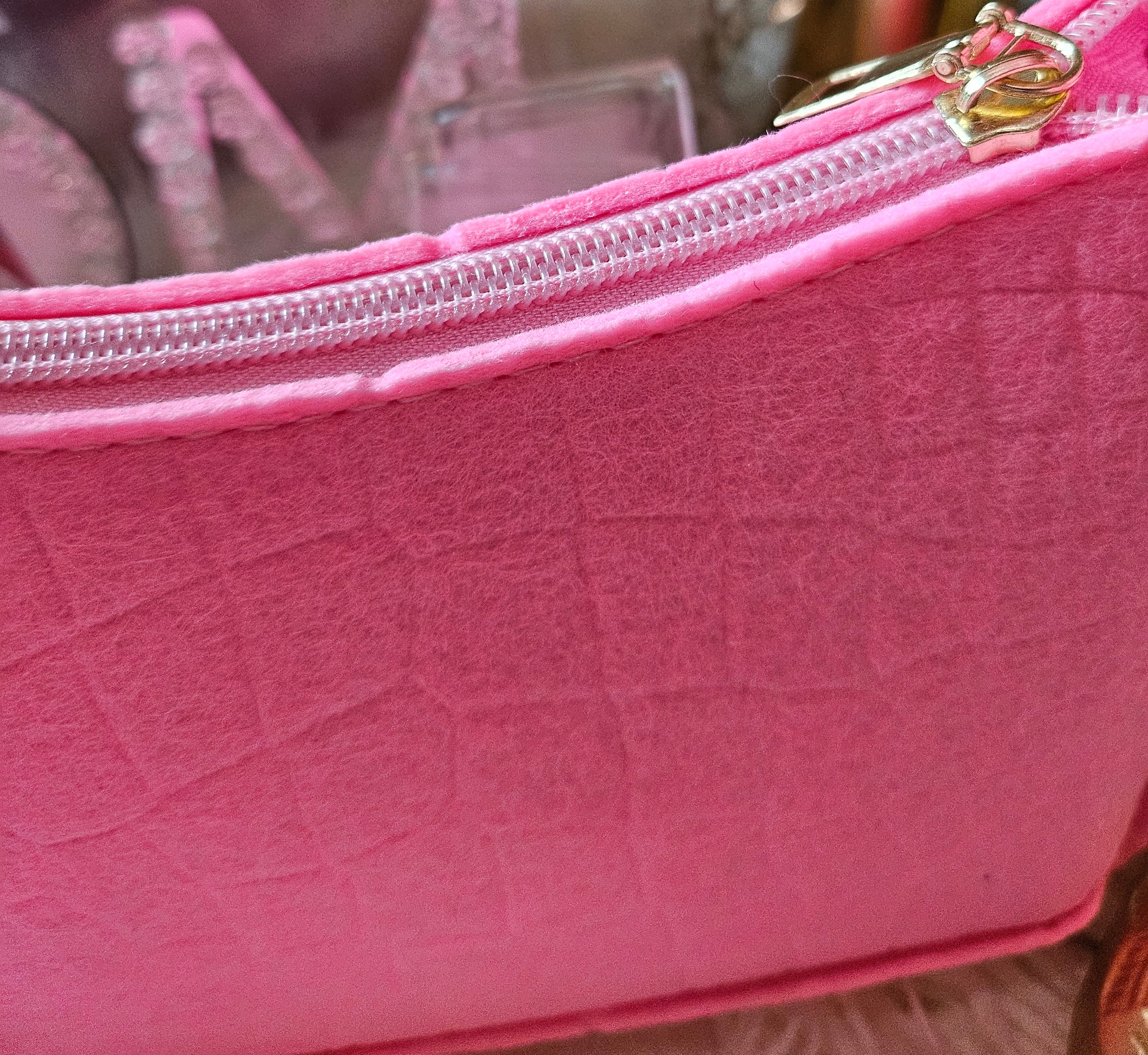 MARYTERE COLLECTIONS:Pinky Crossbody