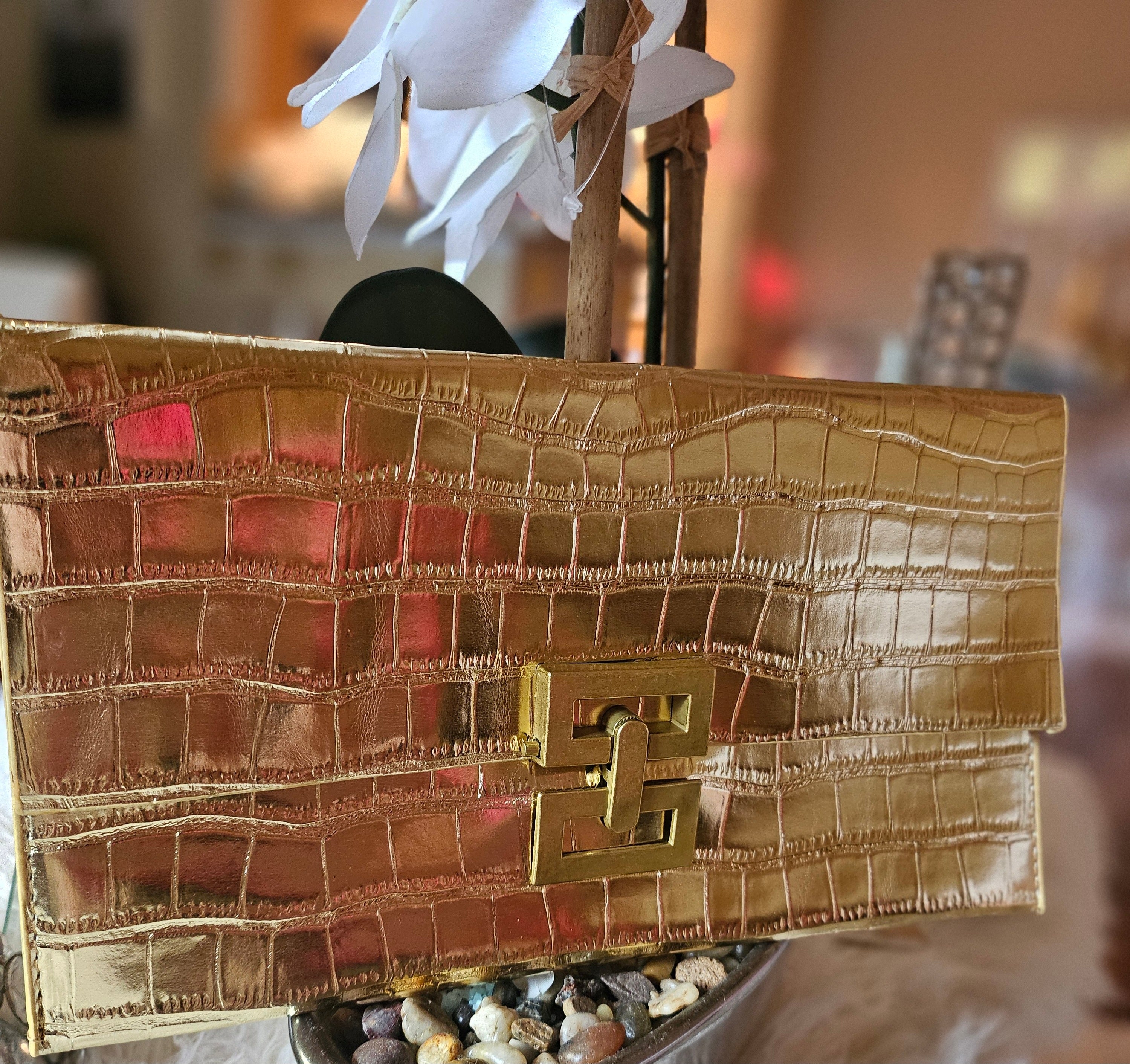 MARYTERE COLLECTIONS:Vianka Handbag