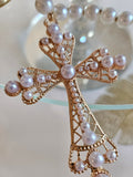 PEARLS AND CRUCIFIX NECKLACE