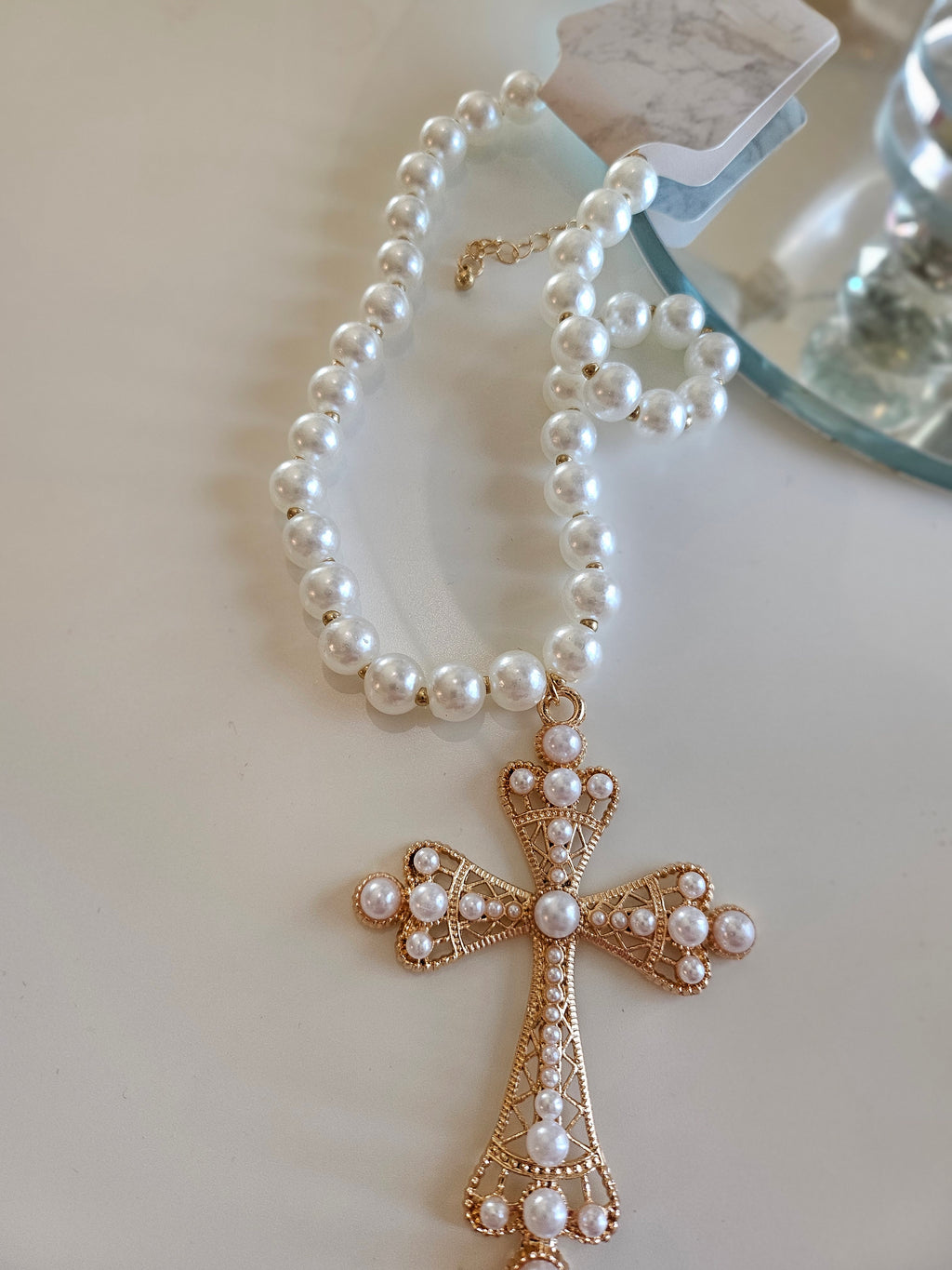 PEARLS AND CRUCIFIX NECKLACE