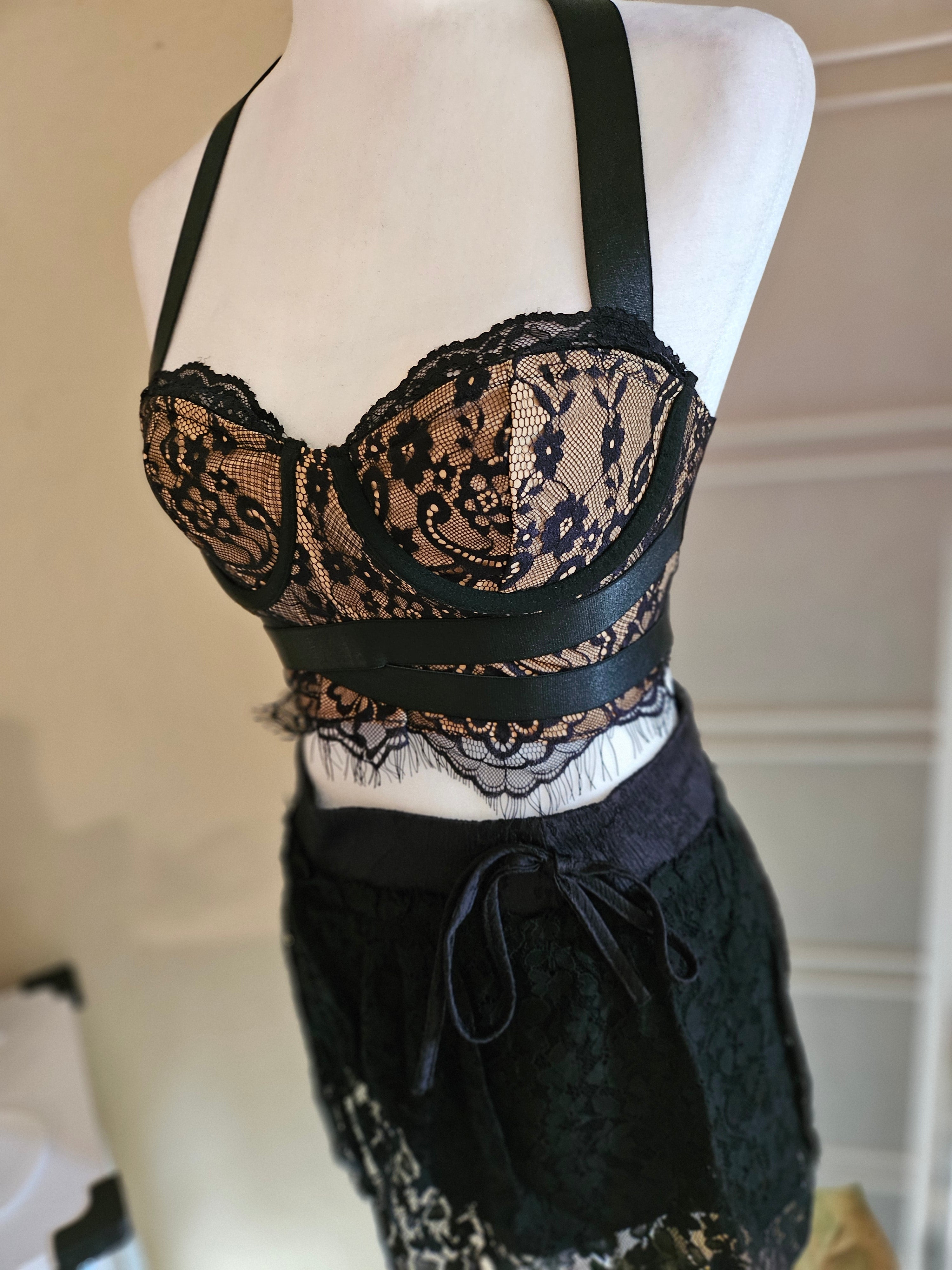 MONIQUE LACE TOP