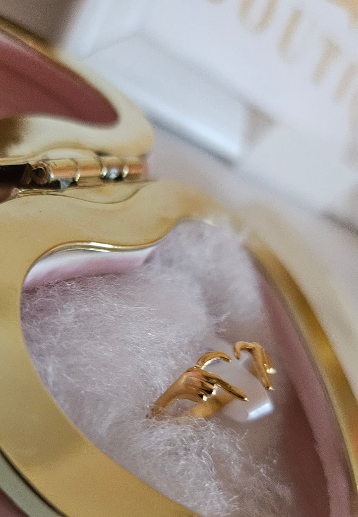 GODESS JEWELS:Love with fingers Ring