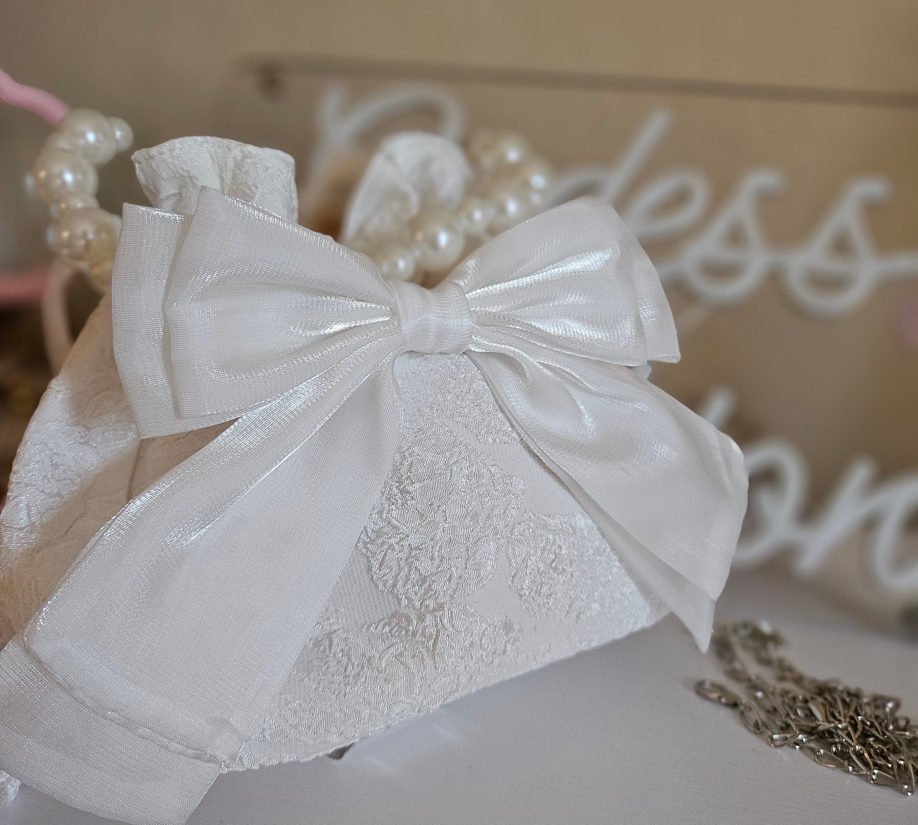 MARYTERE COLLECTIONS:Coquetta Purse