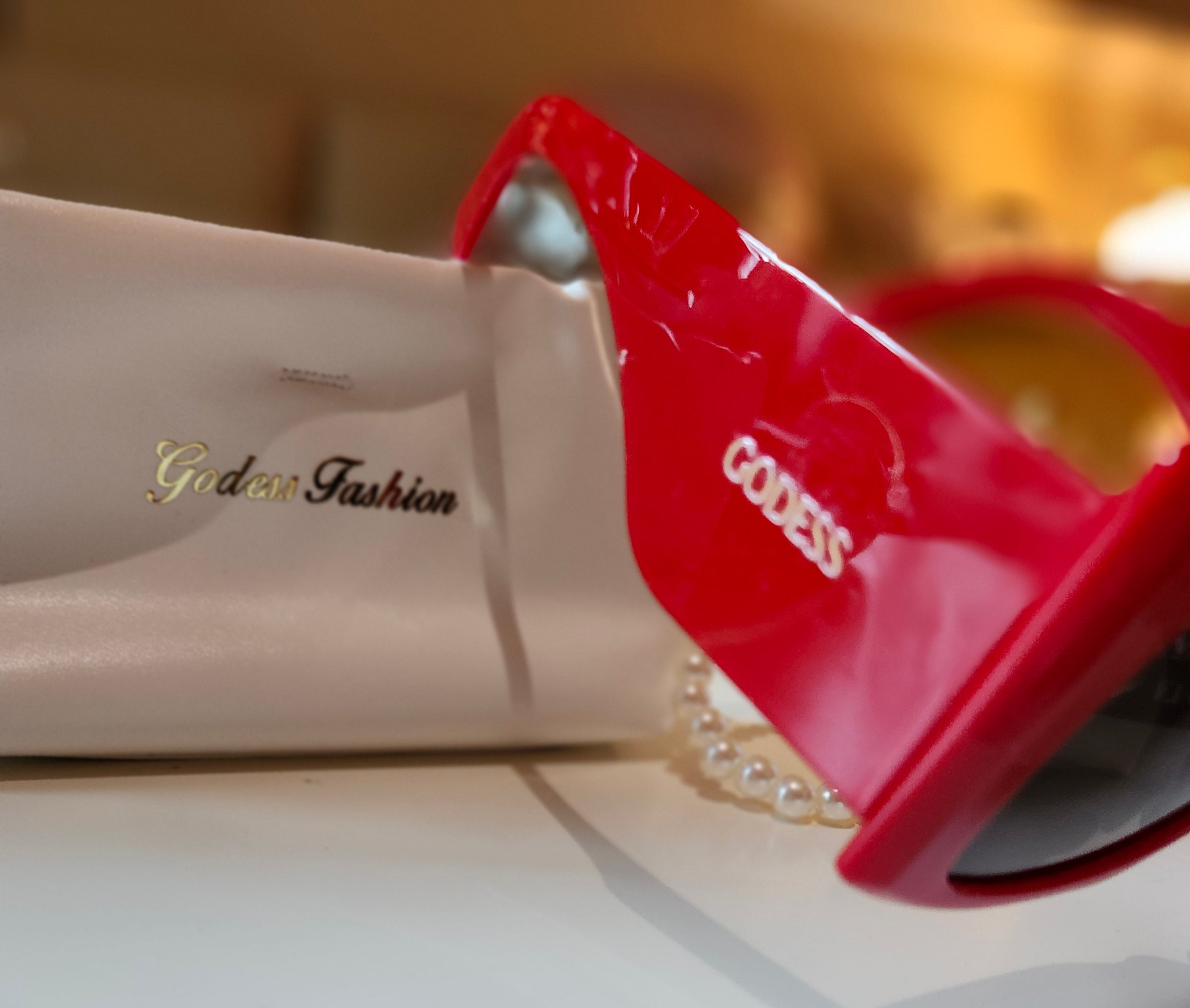 GODESS SUNGLASSES Red Lovers