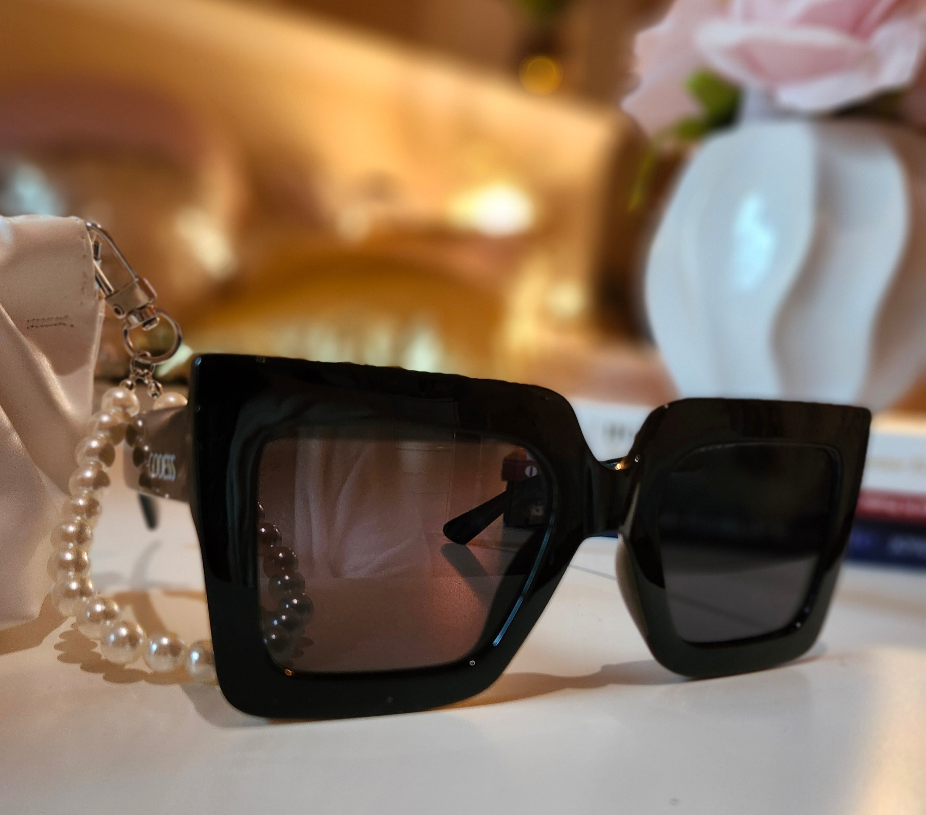GODESS SUNGLASSES Black lovers