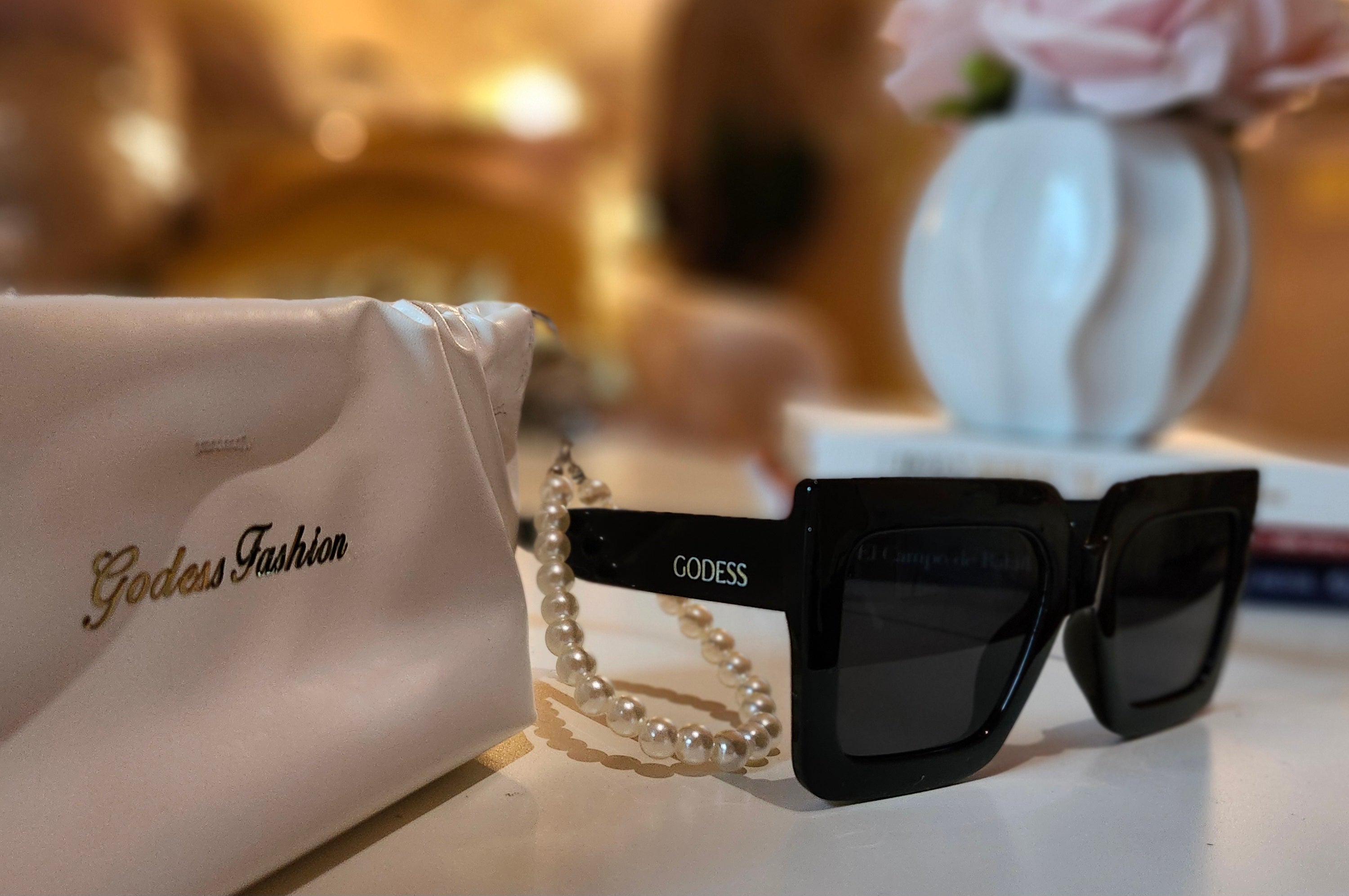 GODESS SUNGLASSES Black lovers