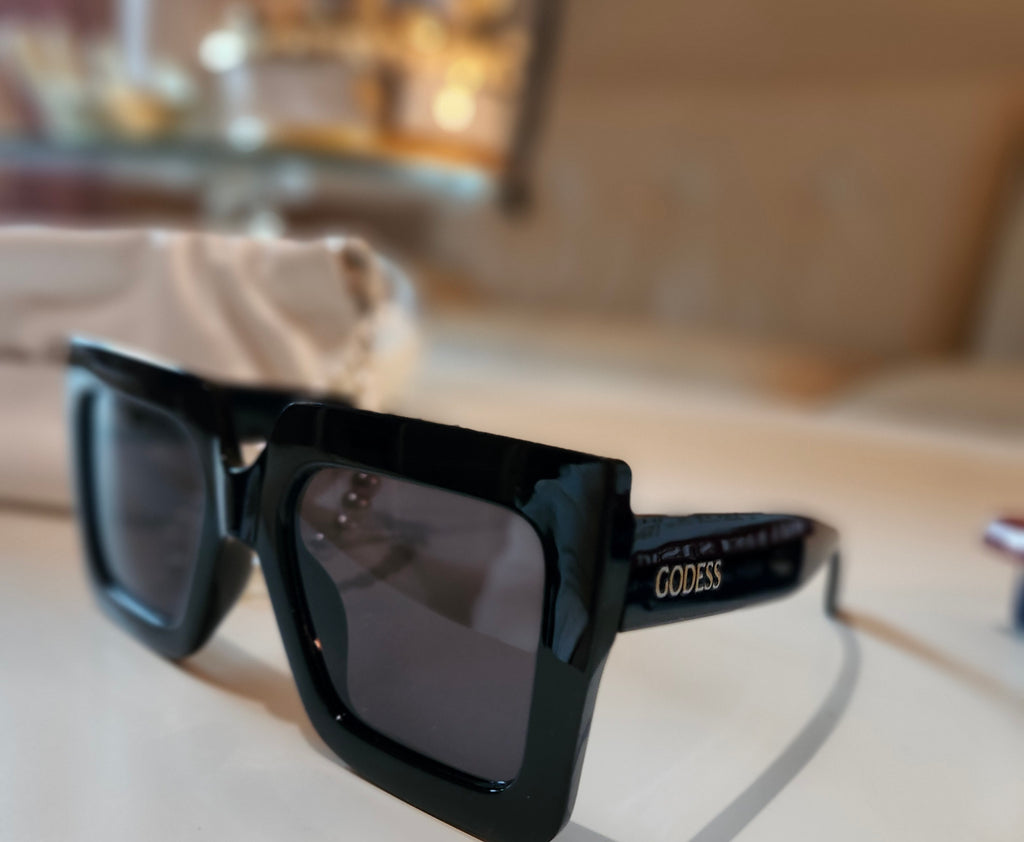 GODESS SUNGLASSES Black lovers