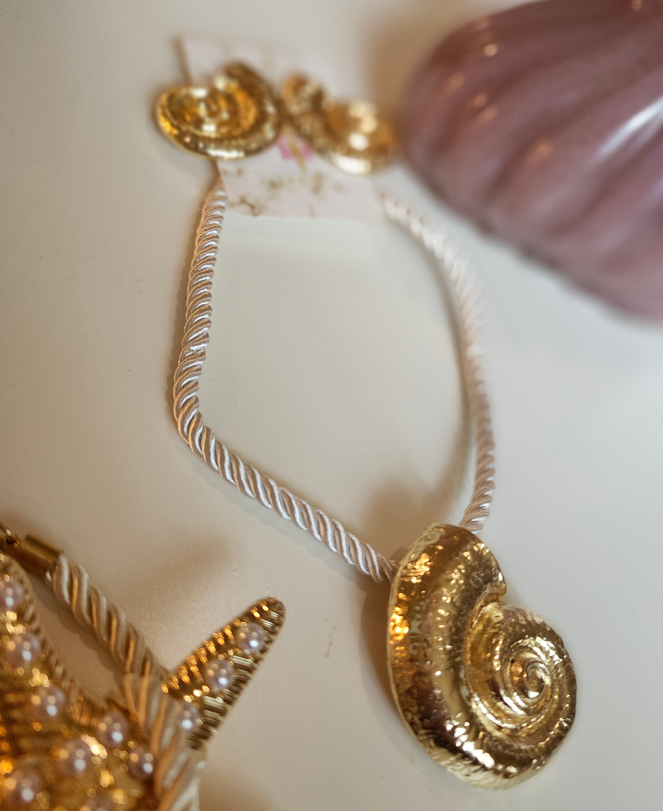 Caracol Necklace Set