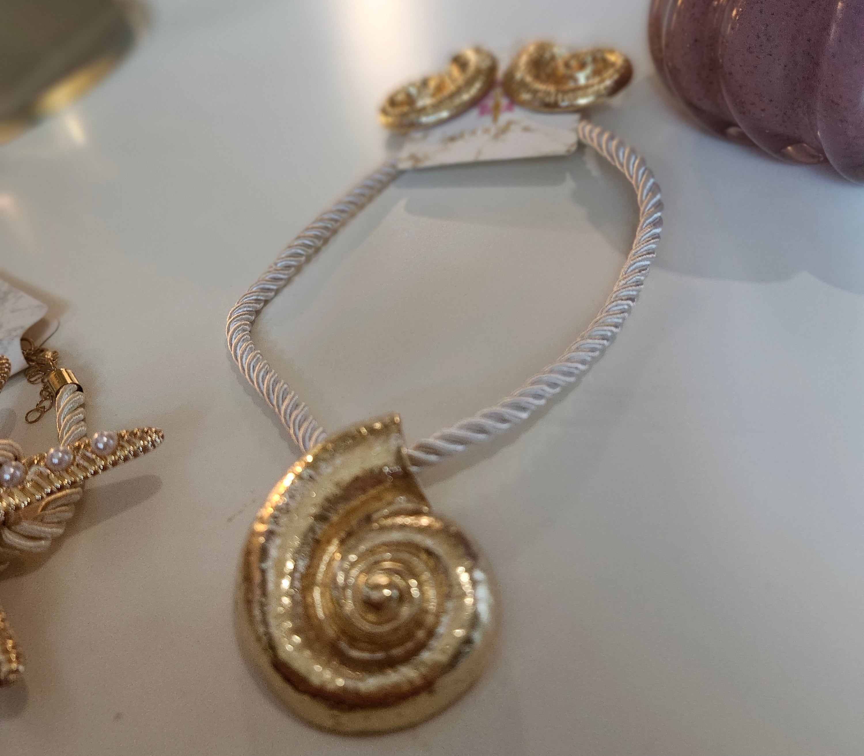Caracol Necklace Set
