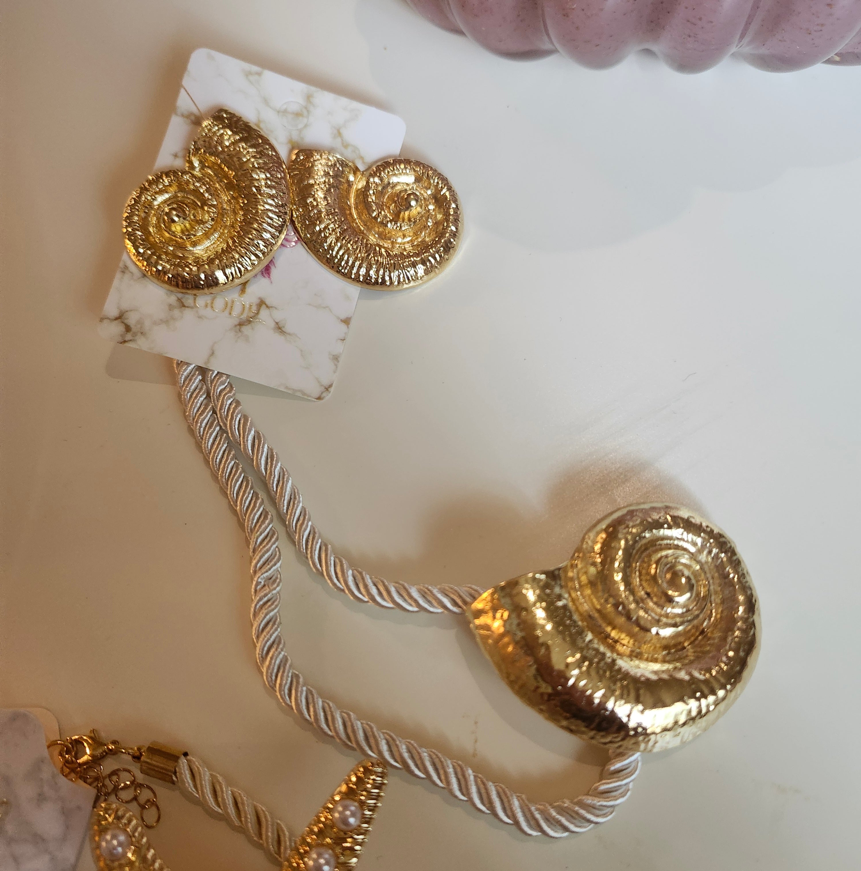 Caracol Necklace Set