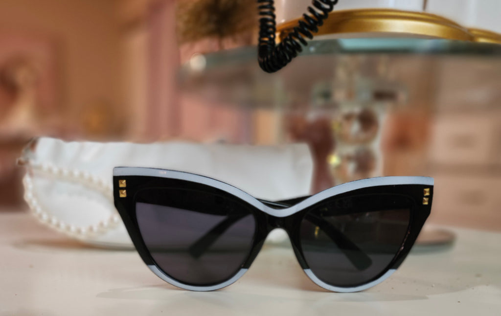 GODESS SUNGLASSES:BLACK N WHITE CAT