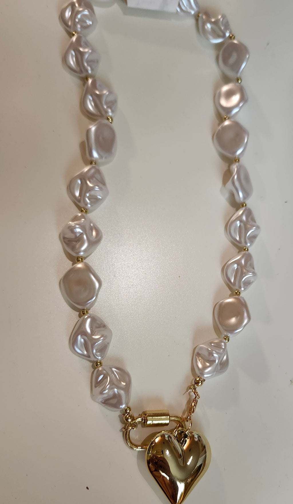 Perlas y corazón Necklace