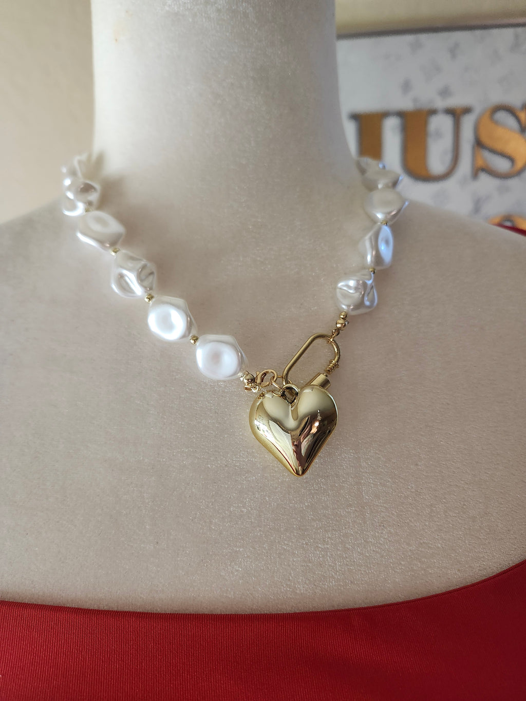 Perlas y corazón Necklace