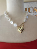 Perlas y corazón Necklace