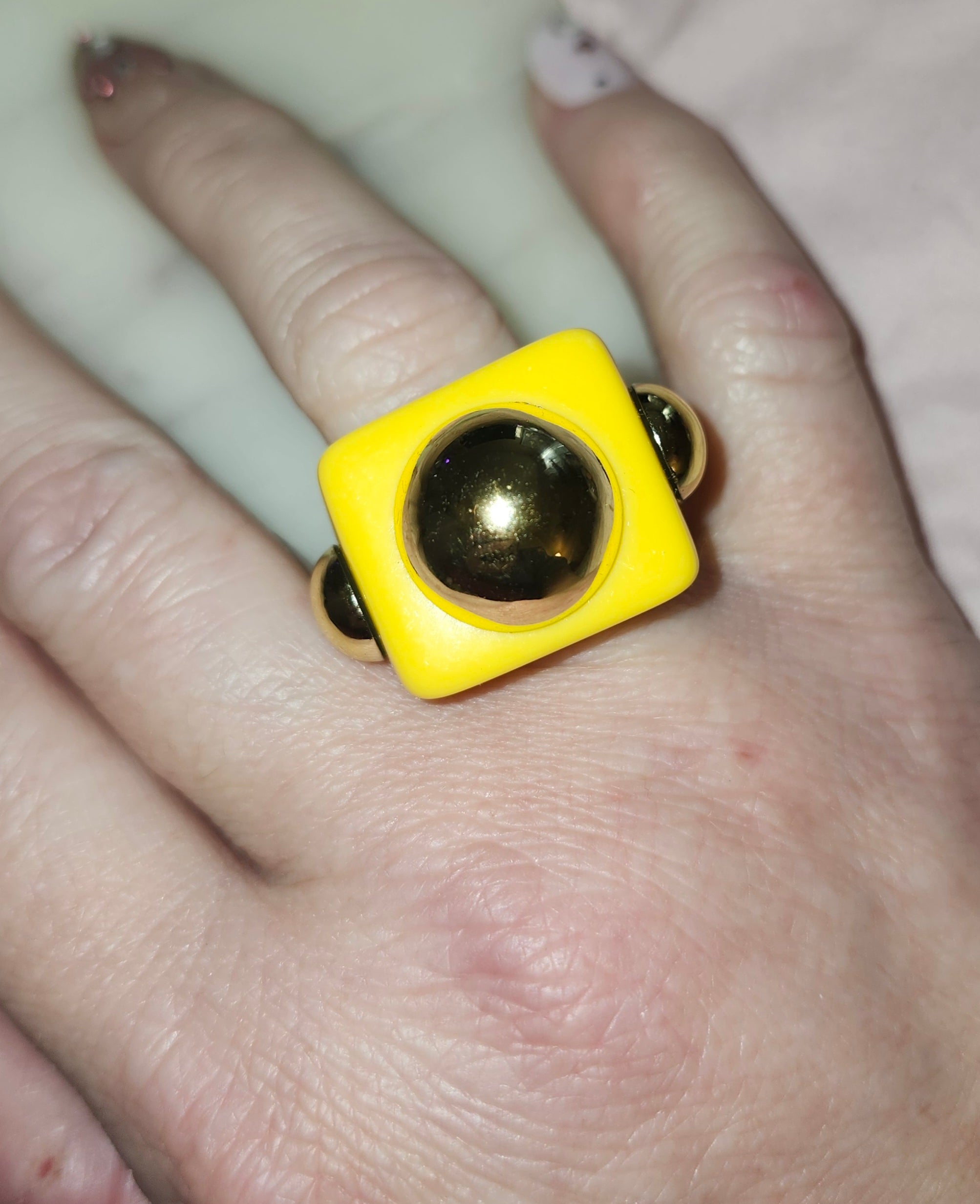 Colorful Rings