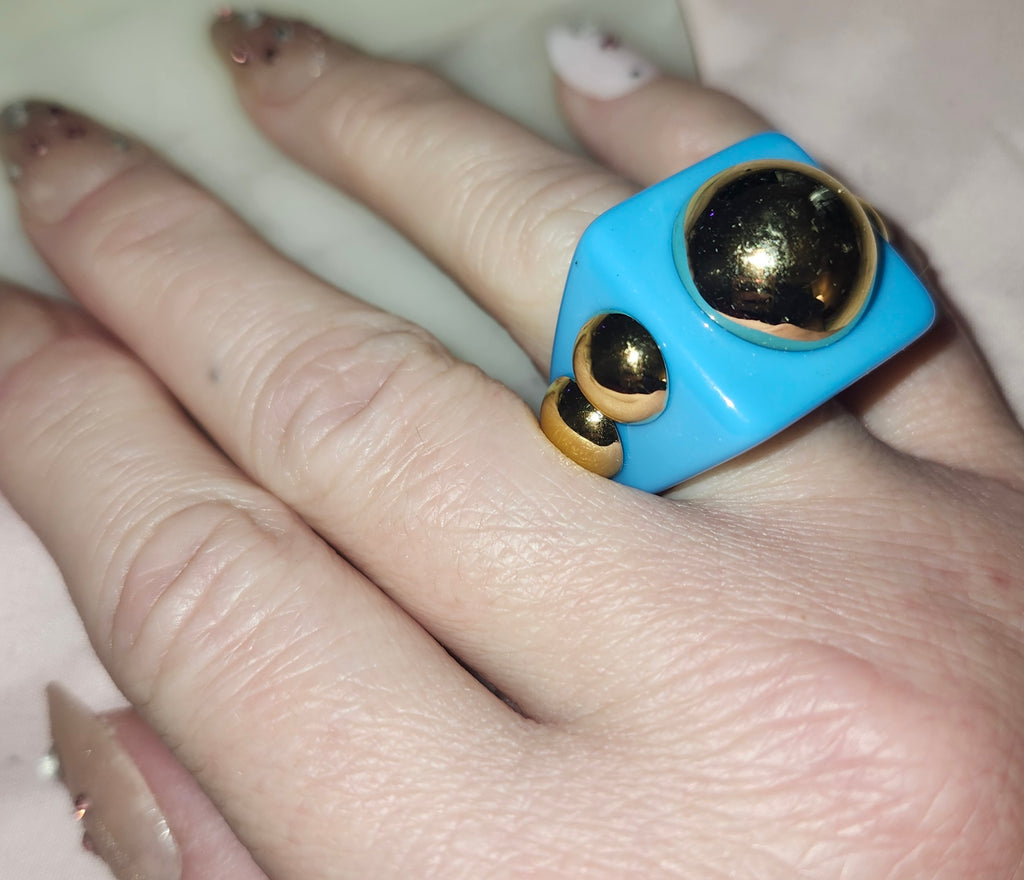 Colorful Rings