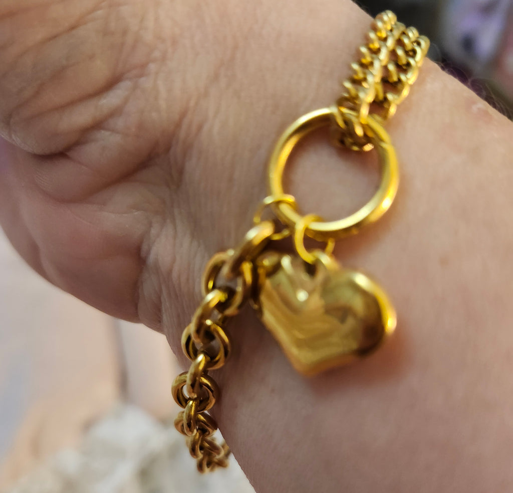 GODESS JEWELS:Gold Heart Bracelet