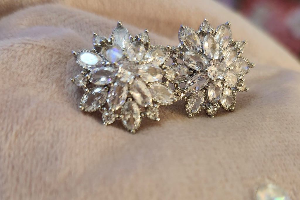 GODESS JEWELS:Diamonds Flowers Earrings