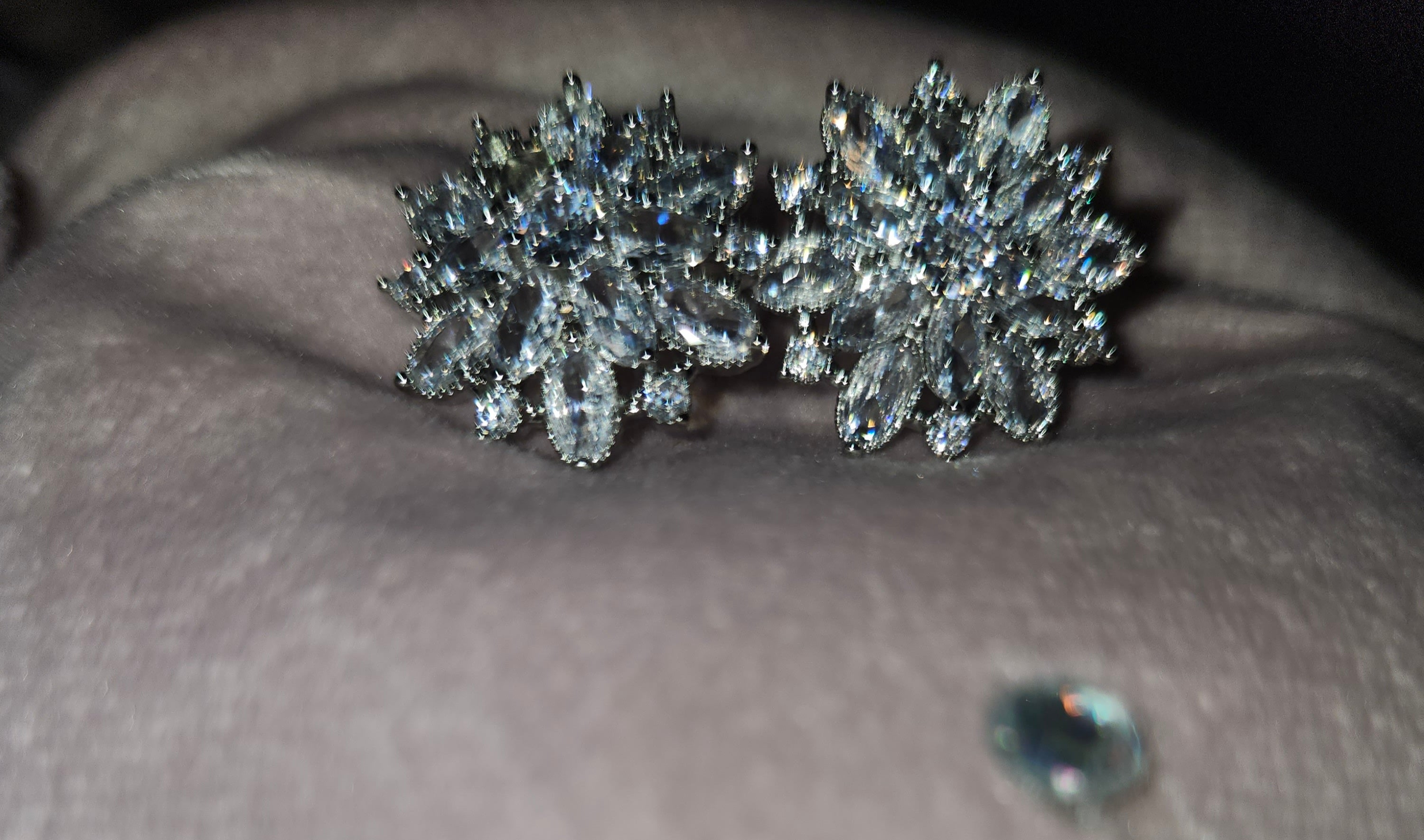 GODESS JEWELS:Diamonds Flowers Earrings