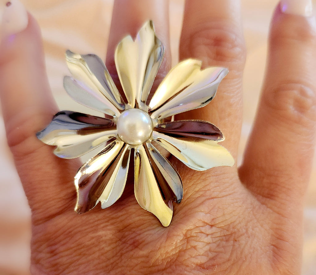 Anillo flor grande