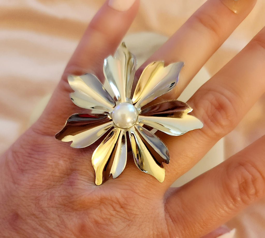 Anillo flor grande