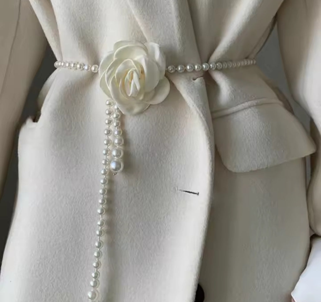 Flower pearls belt