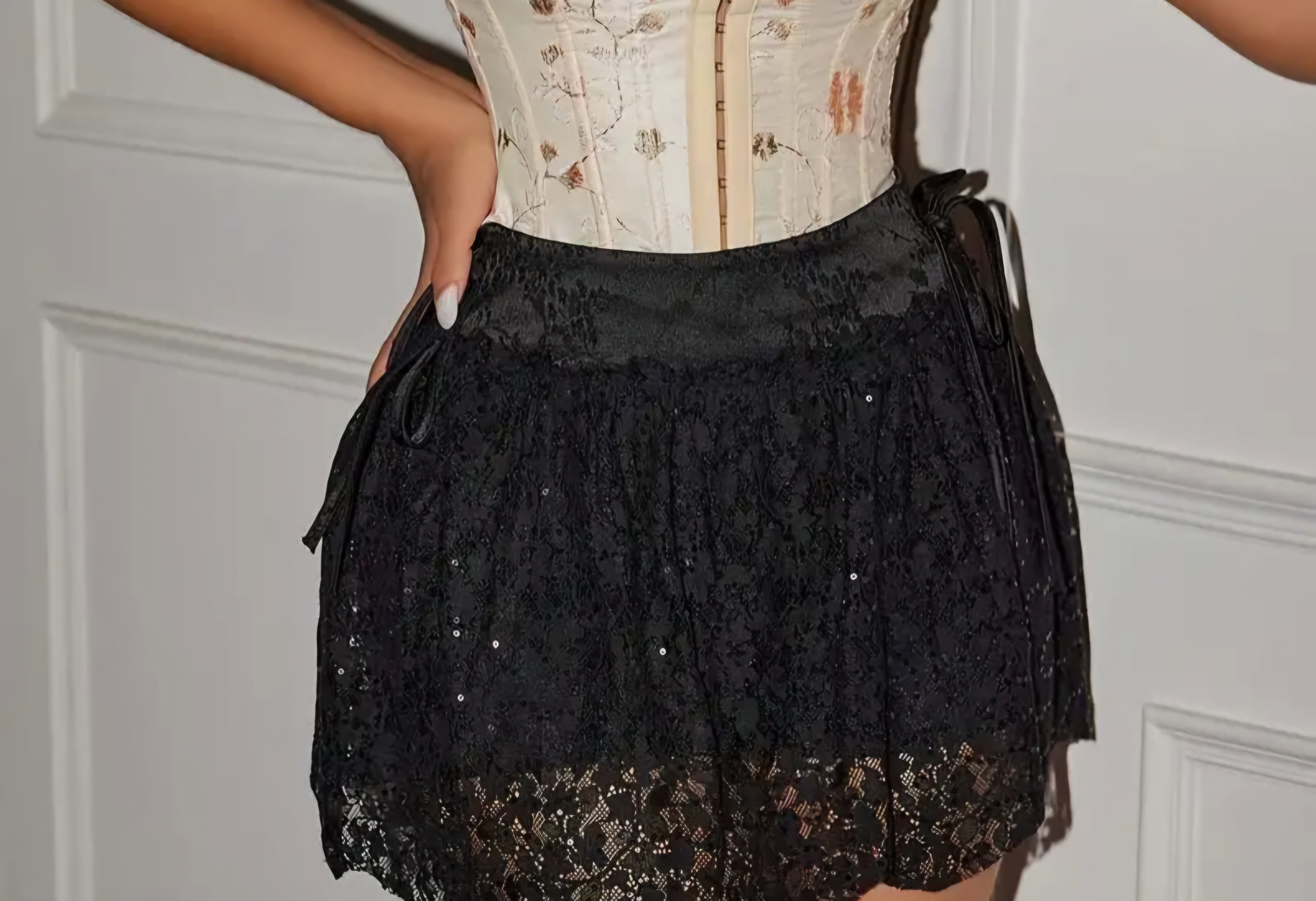 SOPHIE LACE SKIRT