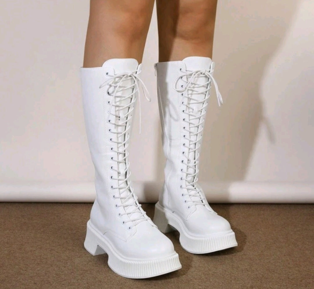 Roxy White boots