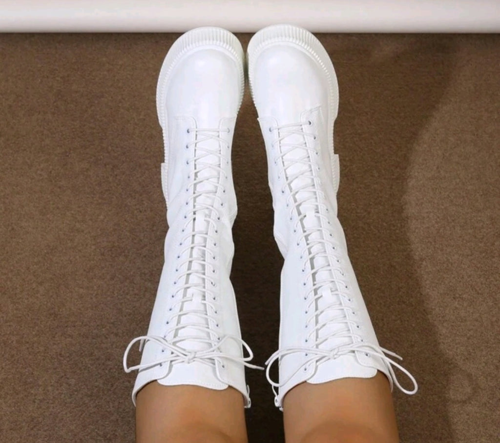 Roxy White boots