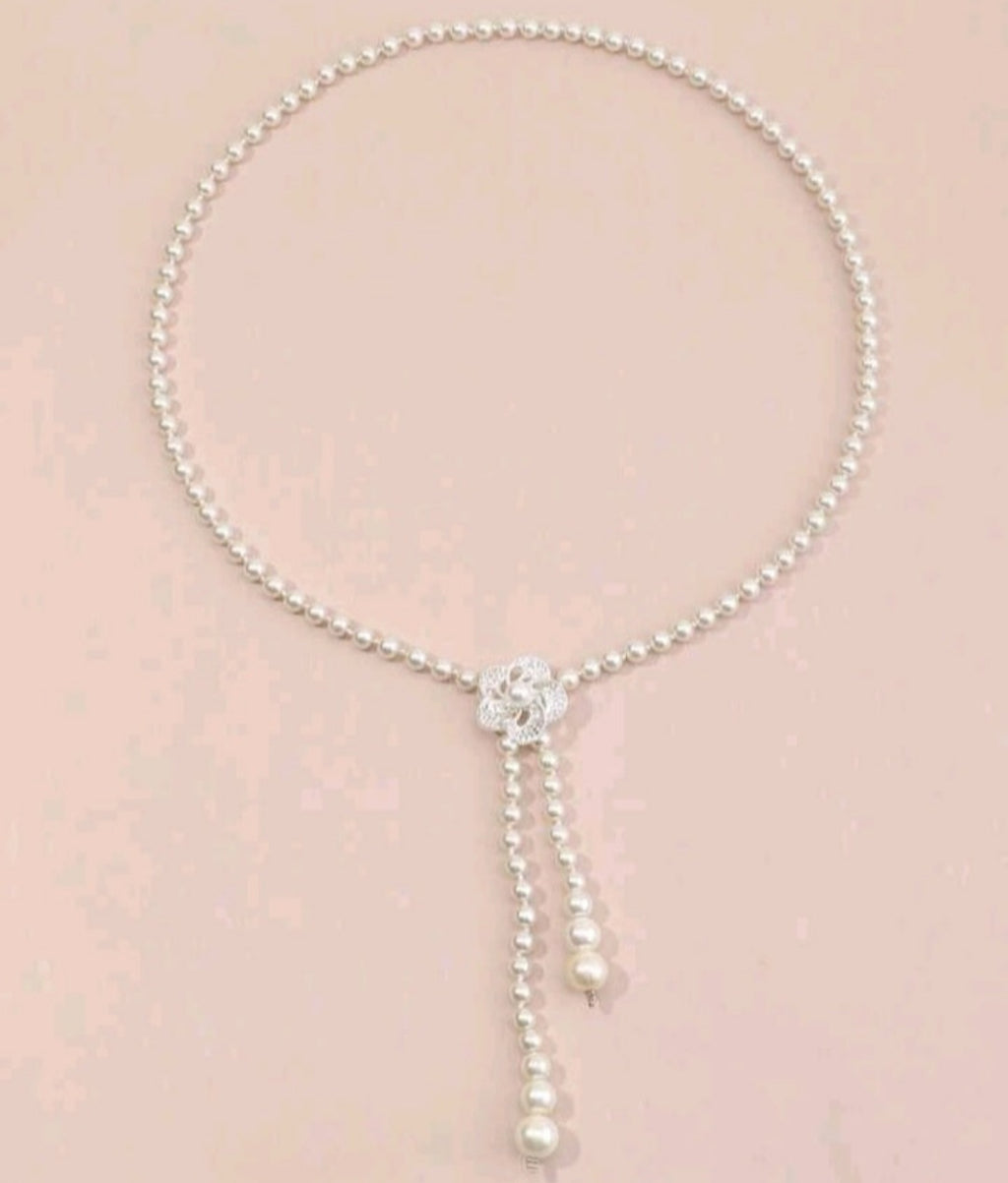 Flower pearls belt