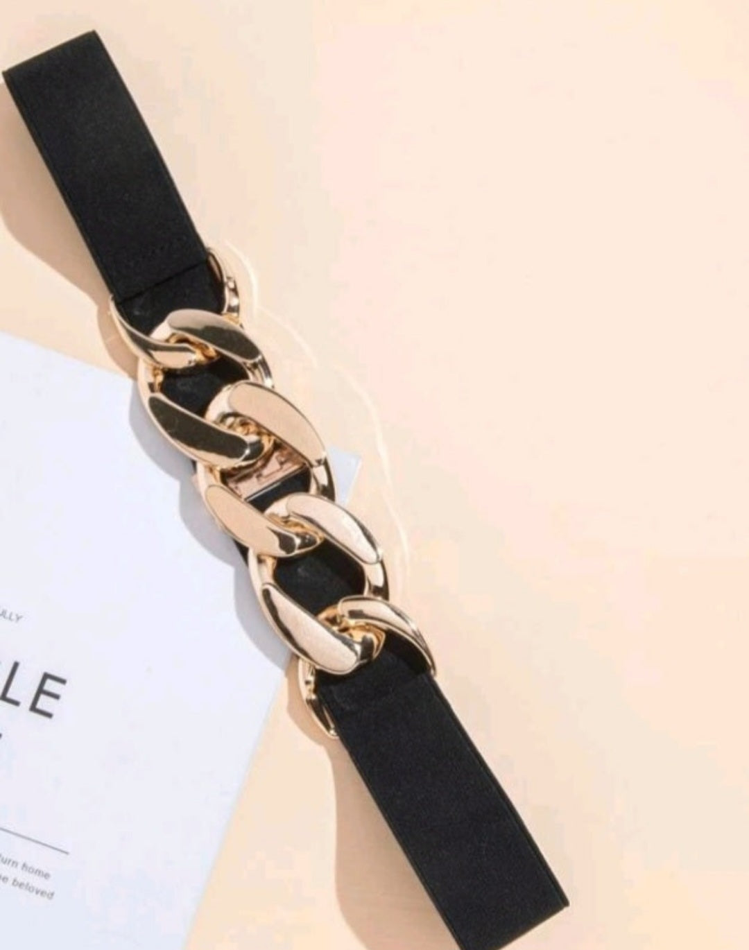 Cinturon negro y cadena