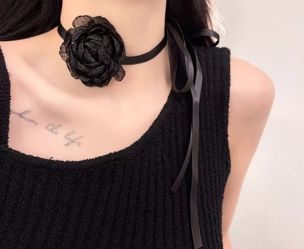 Barbara Flower Necklace