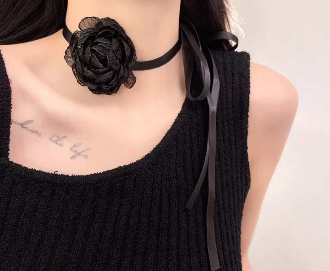 Barbara Flower Necklace