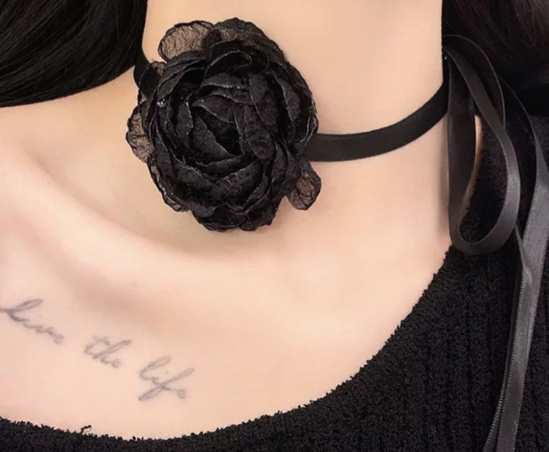 Barbara Flower Necklace