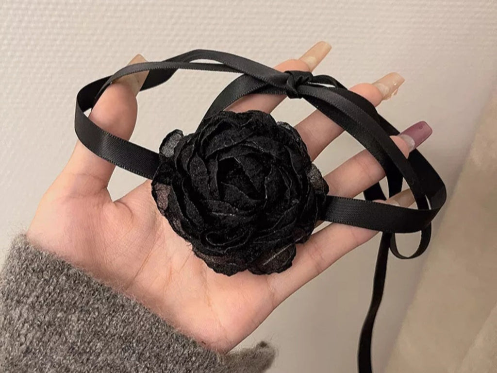 Barbara Flower Necklace