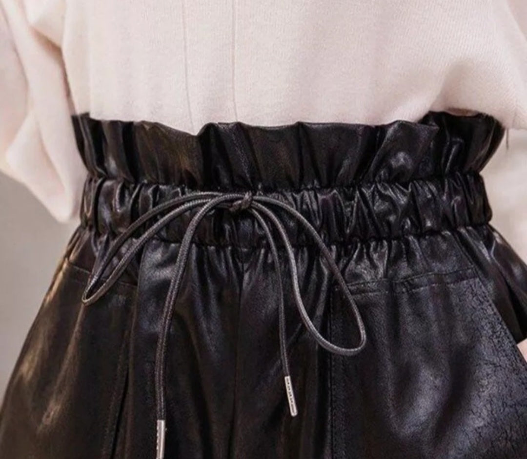 Mariela leather short pant
