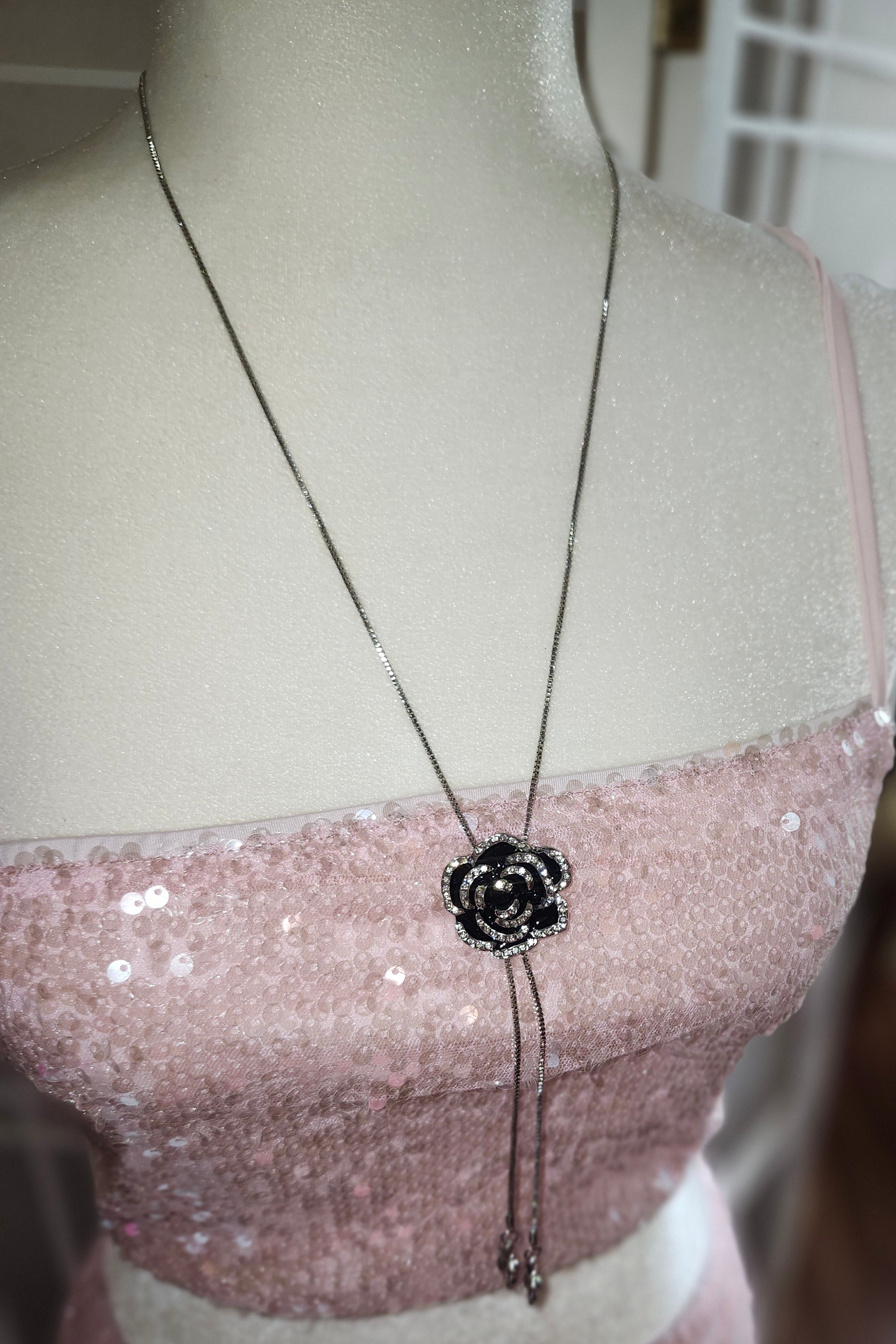 Black flower Necklace