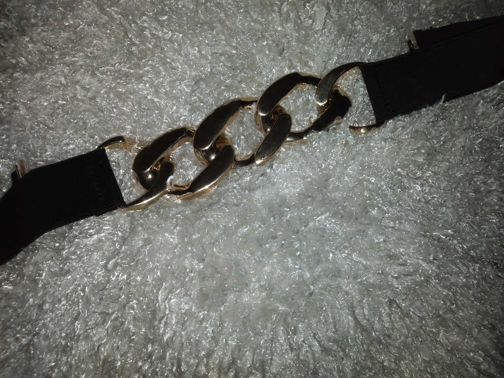 Cinturon negro y cadena