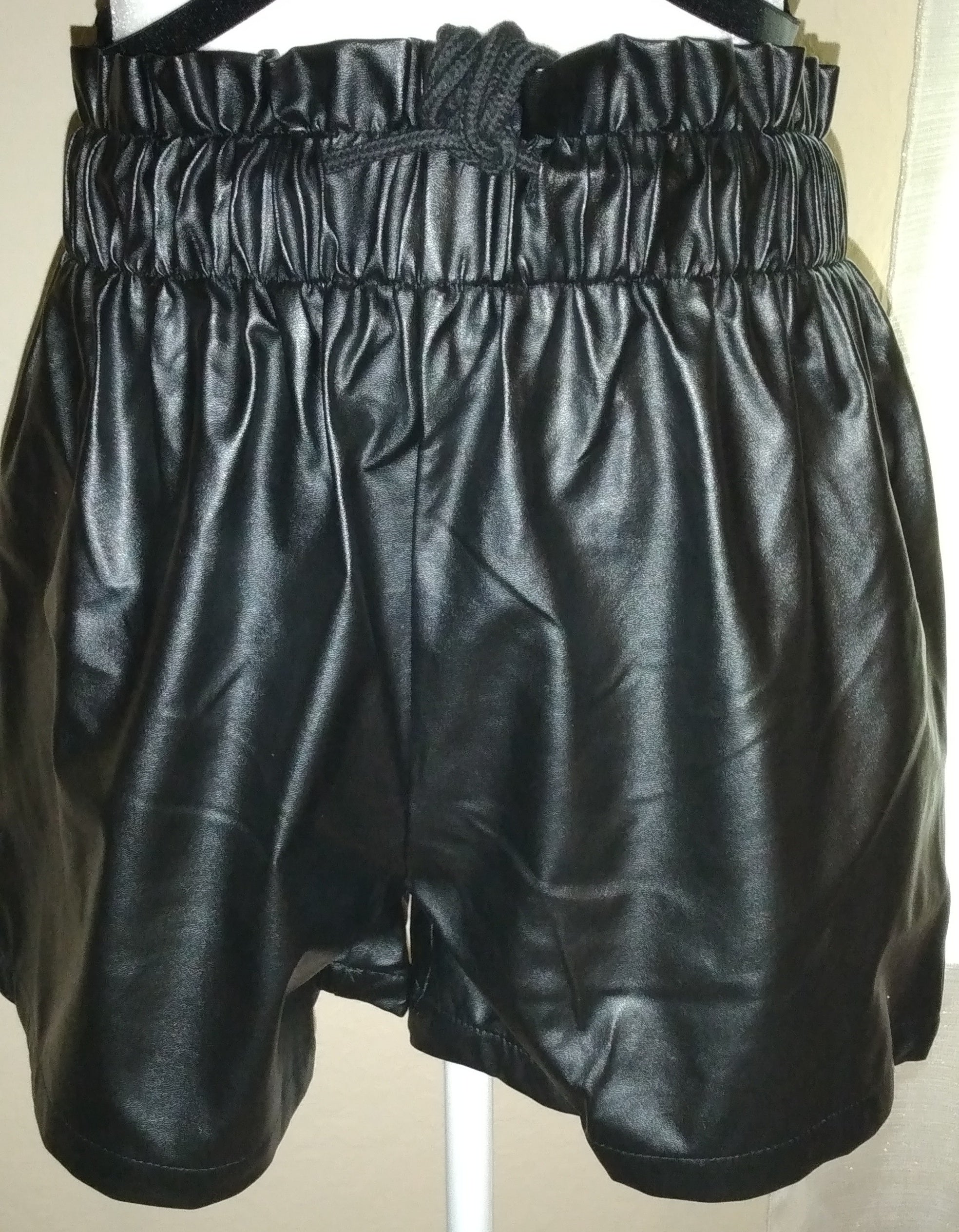 Mariela leather short pant