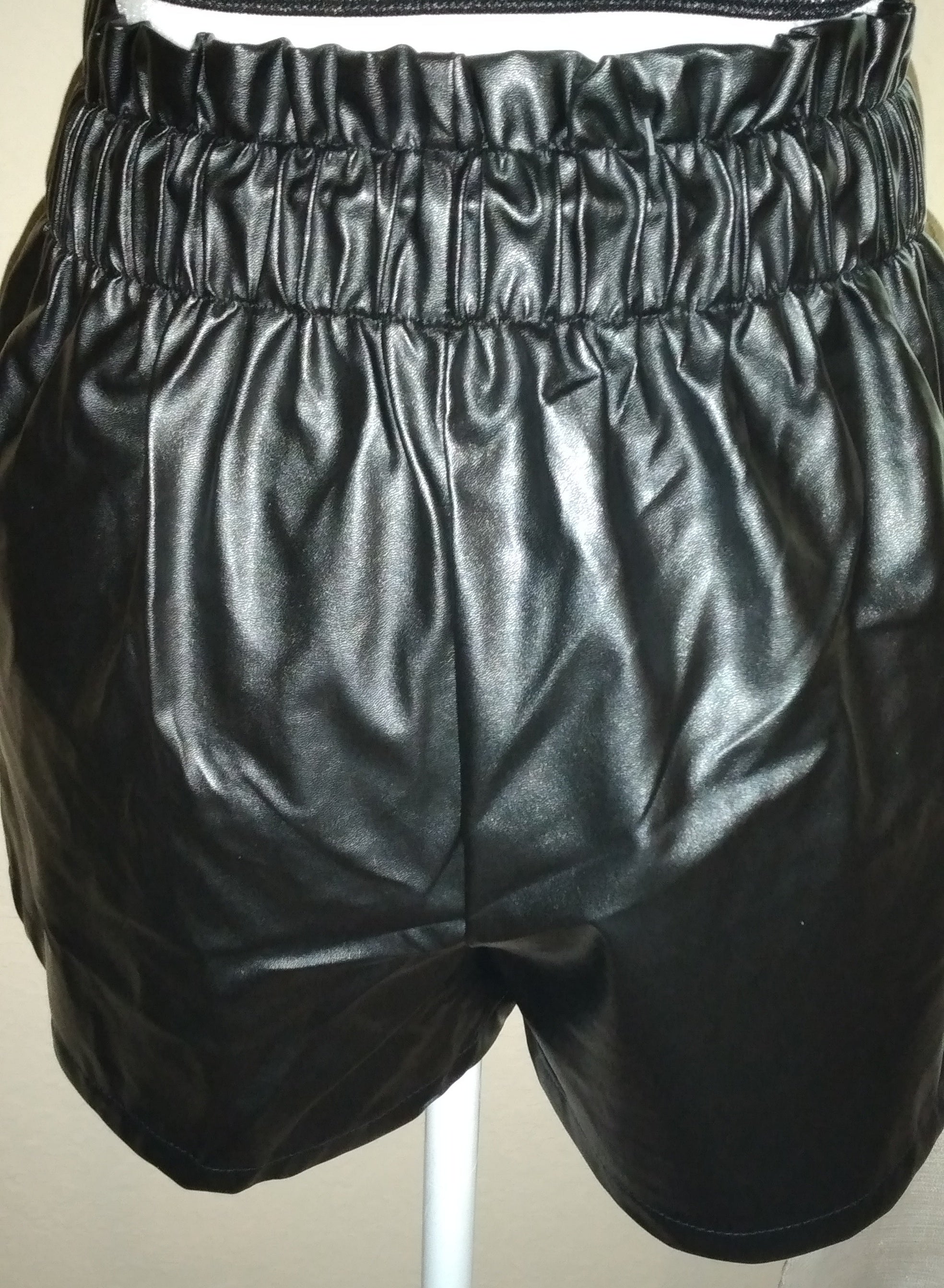 Mariela leather short pant