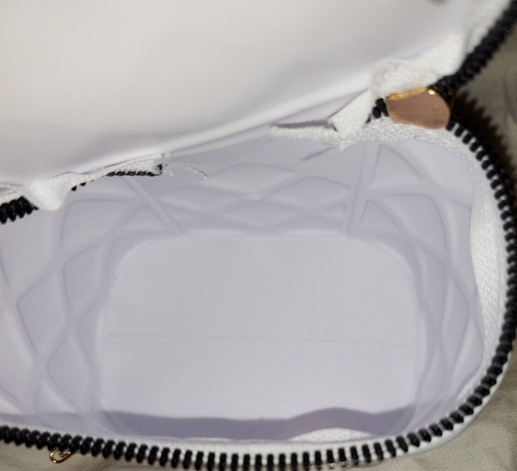 MARYTERE COLLECTIONS:Little heart purse