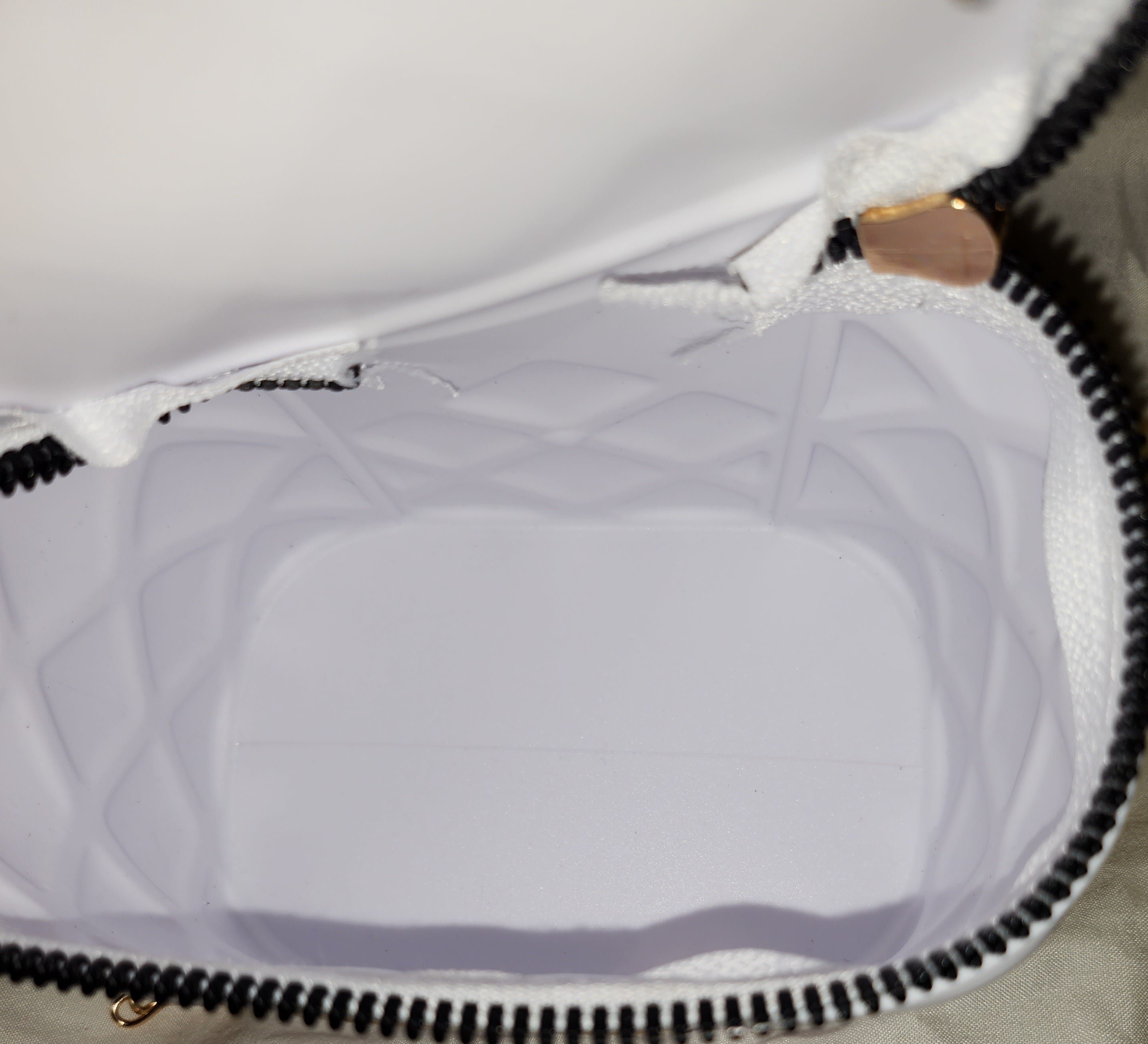 MARYTERE COLLECTIONS:Little heart purse