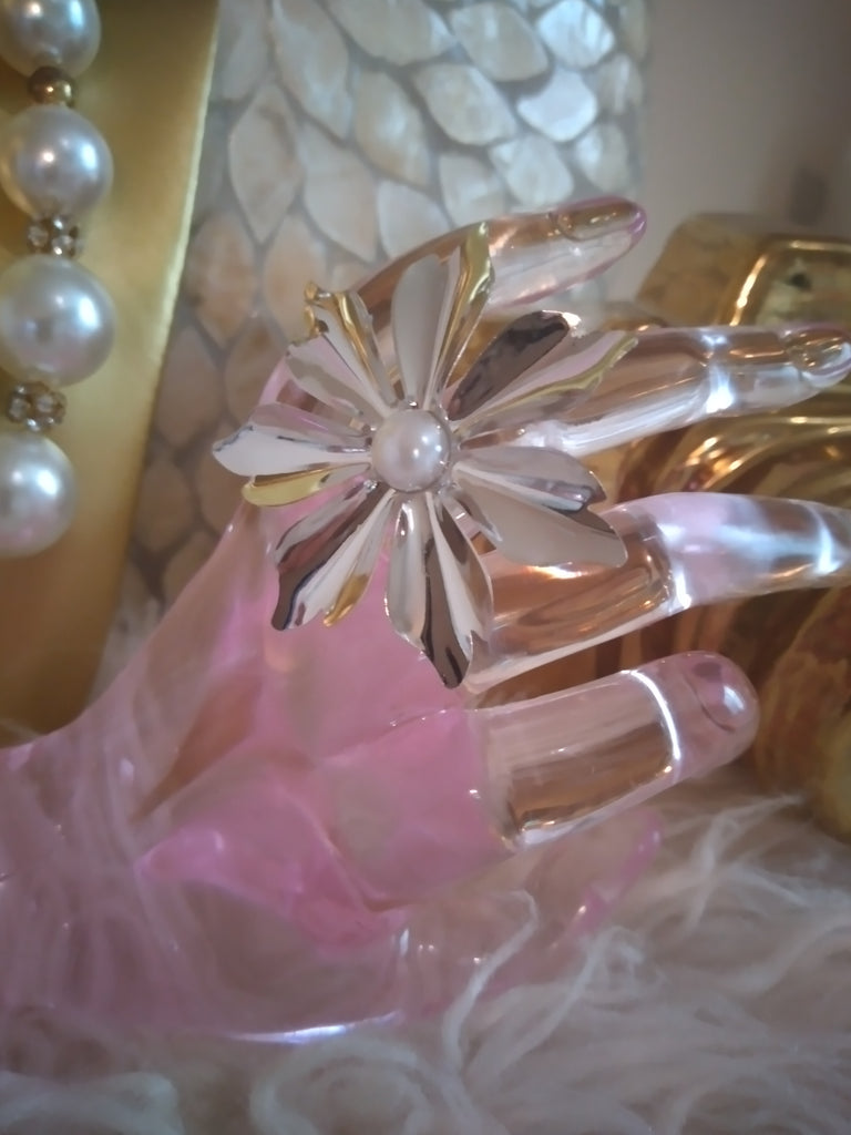 Anillo flor grande