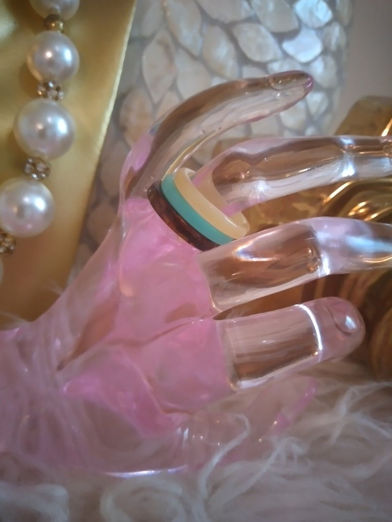 3 Resin rings